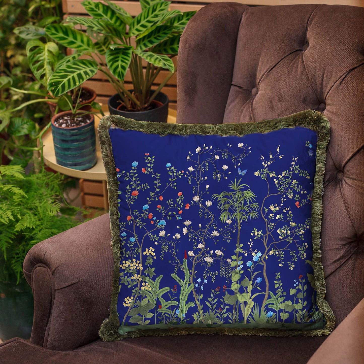 Decorative pillow with a plant motif