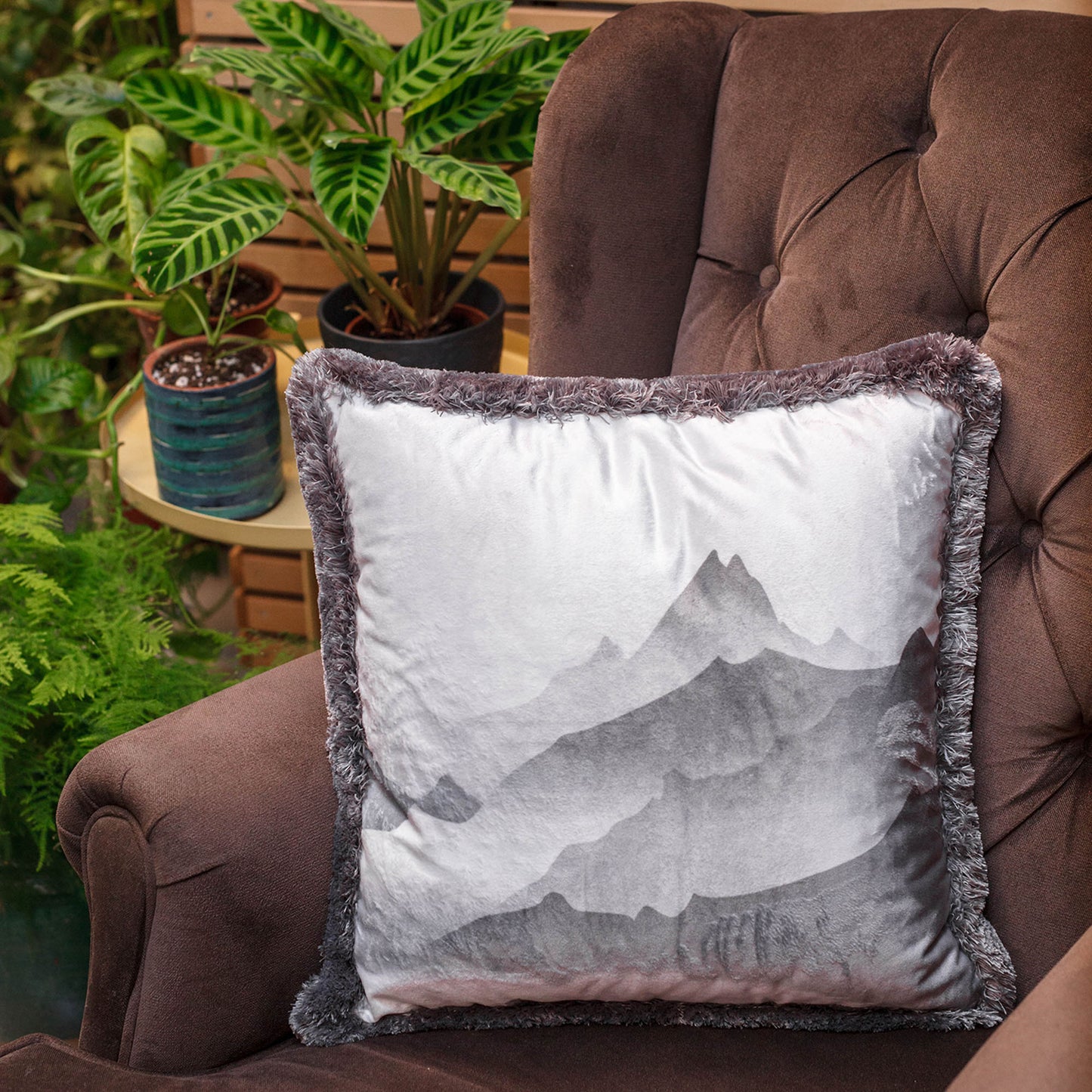 Decorative velvet pillow with print EY114